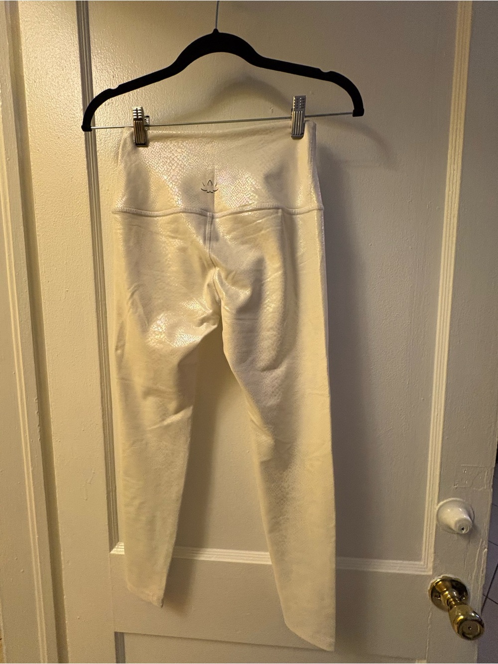 Beyond Yoga Viper First Class Leggings in White Viper - Picture 4 of 5